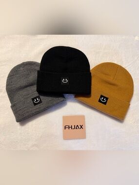 FHJAX 3 Pack Kids Knit Beanies with Smiley Patch Black, Gray and Camel